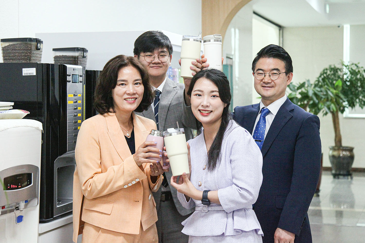 대한민국 부산 ‘366희망발자국’ 텀블러 이용